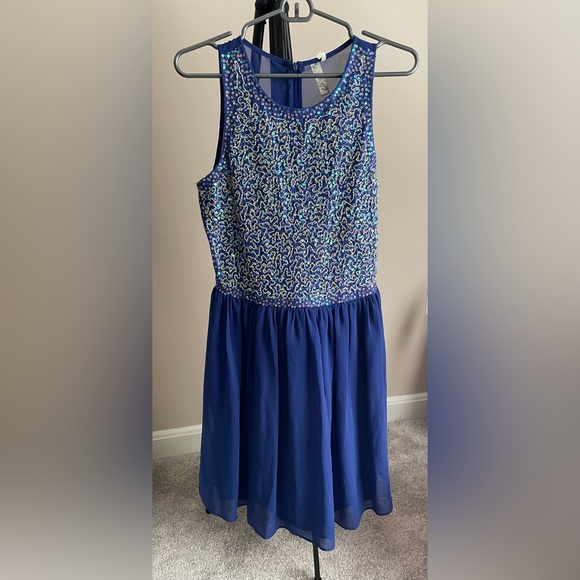 NWT Francesca’s Collection Blue Sleeveless Sequin Mesh Dress Blue size large - Picture 2 of 16